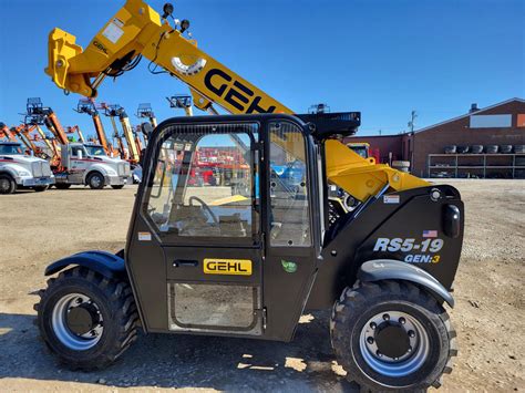 lift cab on gehl towing machine